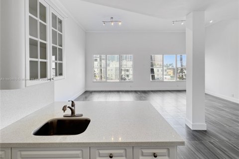 Condominio en venta en Miami Beach, Florida, 1 dormitorio, 66.89 m2 № 1321702 - foto 8