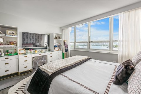 Condominio en venta en Miami Beach, Florida, 4 dormitorios, 256.41 m2 № 1238382 - foto 10