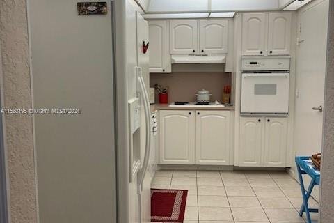 Condo in Hollywood, Florida, 1 bedroom  № 1155049 - photo 13