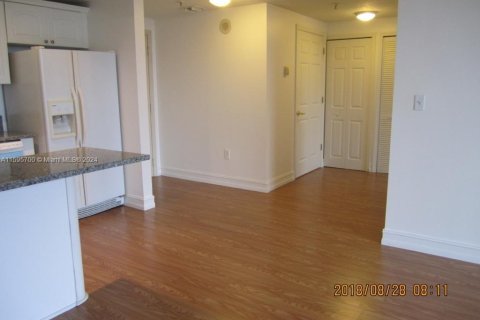 Condo in Miami, Florida, 1 bedroom  № 1188421 - photo 4