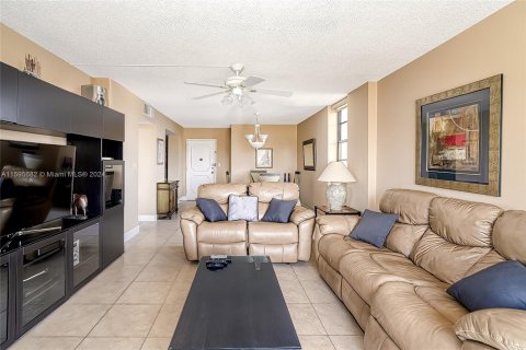 Copropriété à vendre à Hollywood, Floride: 2 chambres, 113.15 m2 № 1188276 - photo 6