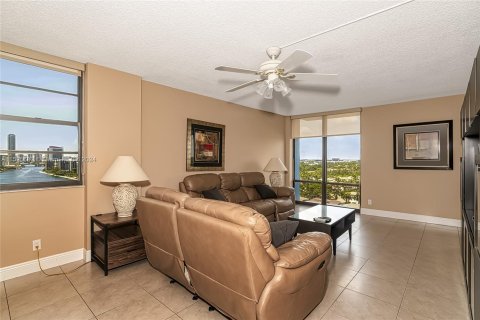 Copropriété à vendre à Hollywood, Floride: 2 chambres, 113.15 m2 № 1188276 - photo 3