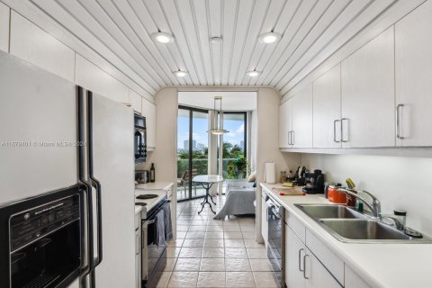 Copropriété à vendre à Aventura, Floride: 2 chambres, 177.44 m2 № 1408435 - photo 8