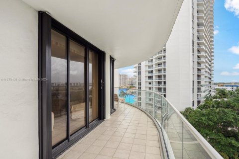 Condominio en venta en Aventura, Florida, 2 dormitorios, 177.44 m2 № 1408435 - foto 27