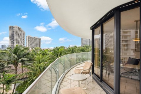 Condominio en venta en Aventura, Florida, 2 dormitorios, 177.44 m2 № 1408435 - foto 26