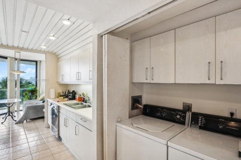 Copropriété à vendre à Aventura, Floride: 2 chambres, 177.44 m2 № 1408435 - photo 11