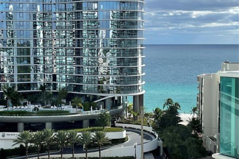 Condo in Sunny Isles Beach, Florida, 2 bedrooms  № 1372416 - photo 24