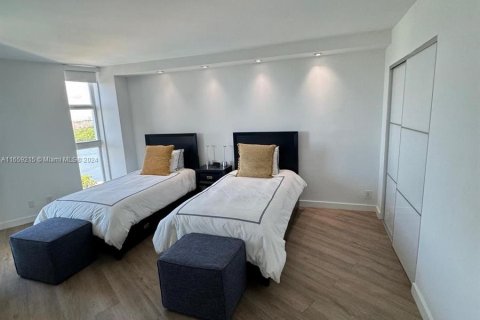 Copropriété à vendre à Sunny Isles Beach, Floride: 2 chambres, 126.07 m2 № 1372416 - photo 19