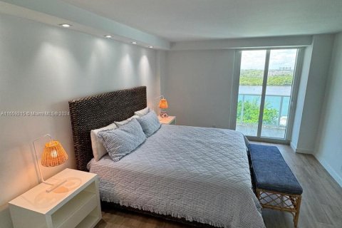 Condo in Sunny Isles Beach, Florida, 2 bedrooms  № 1372416 - photo 15