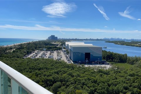 Copropriété à vendre à Sunny Isles Beach, Floride: 2 chambres, 126.07 m2 № 1372416 - photo 1