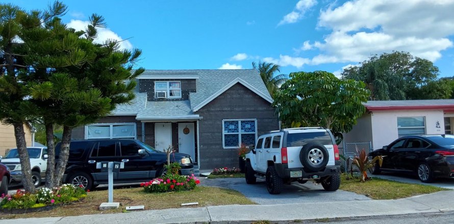 Коммерческая недвижимость в Лейк-Уорт, Флорида 134.52м2 № 609470