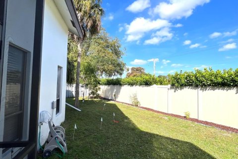 Townhouse in Wellington, Florida 3 bedrooms, 202.06 sq.m. № 1217502 - photo 1