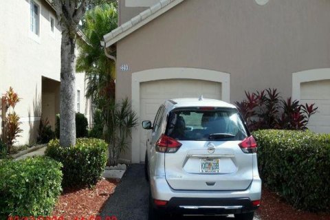 Townhouse in Weston, Florida 4 bedrooms, 161.37 sq.m. № 968155 - photo 1