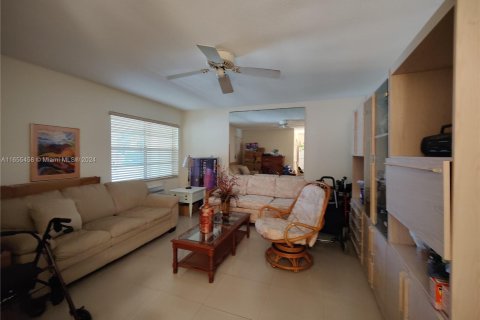 Copropriété à vendre à North Miami Beach, Floride: 1 chambre, 63.92 m2 № 1353903 - photo 8