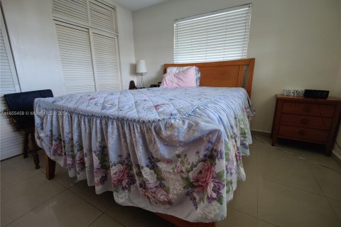 Copropriété à vendre à North Miami Beach, Floride: 1 chambre, 63.92 m2 № 1353903 - photo 11