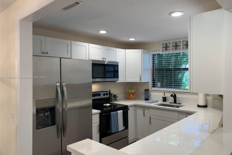 Condo in Stuart, Florida, 2 bedrooms  № 1353902 - photo 3