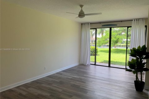 Condo in Stuart, Florida, 2 bedrooms  № 1353902 - photo 17