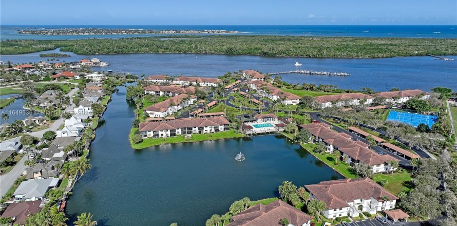 Condo à Stuart, Floride, 2 chambres  № 1353902