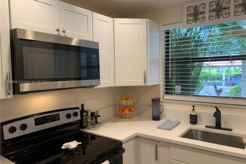 Condo in Stuart, Florida, 2 bedrooms  № 1353902 - photo 5