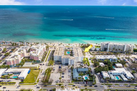 Condo in Deerfield Beach, Florida, 1 bedroom  № 984247 - photo 23