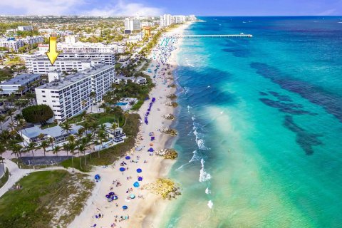 Condo in Deerfield Beach, Florida, 1 bedroom  № 984247 - photo 13