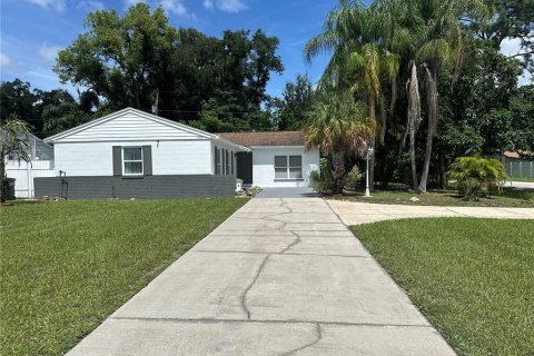 Villa ou maison à louer à Longwood, Floride: 3 chambres, 131.27 m2 № 1355887 - photo 1