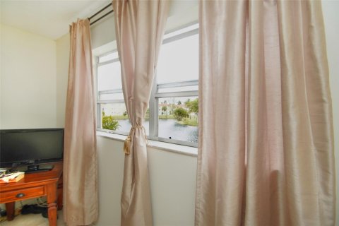 Condominio en venta en Sunrise, Florida, 2 dormitorios, 78.97 m2 № 542863 - foto 28