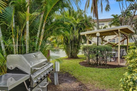 Condo in Lauderdale Lakes, Florida, 1 bedroom  № 990164 - photo 15