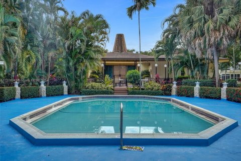 Condo in Lauderdale Lakes, Florida, 1 bedroom  № 990164 - photo 13