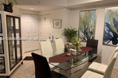 Condominio en venta en Sunny Isles Beach, Florida, 2 dormitorios, 95.13 m2 № 990163 - foto 17