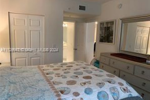 Copropriété à vendre à Sunny Isles Beach, Floride: 2 chambres, 95.13 m2 № 990163 - photo 9