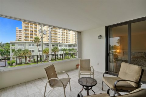 Condo in Pompano Beach, Florida, 1 bedroom  № 1316094 - photo 28