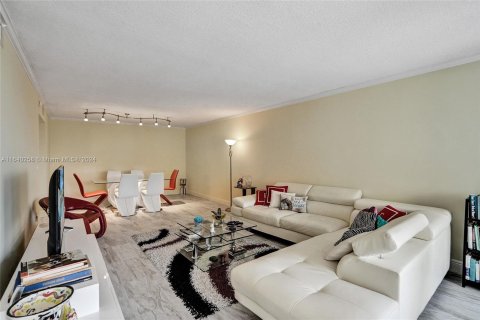 Condo in Pompano Beach, Florida, 1 bedroom  № 1316094 - photo 6