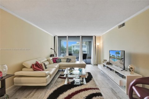 Condo in Pompano Beach, Florida, 1 bedroom  № 1316094 - photo 5