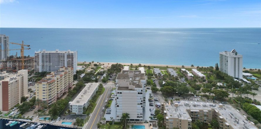 Condo in Pompano Beach, Florida, 1 bedroom  № 1316094