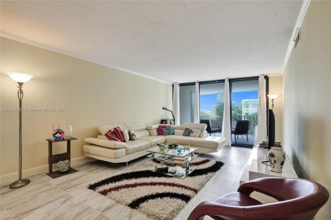 Condo in Pompano Beach, Florida, 1 bedroom  № 1316094 - photo 4