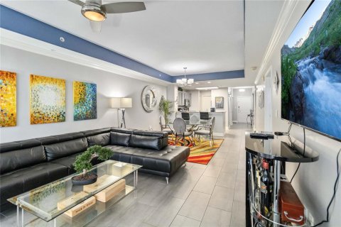 Copropriété à vendre à Orlando, Floride: 2 chambres, 108.23 m2 № 1318709 - photo 3