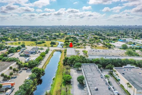 Propiedad comercial en venta en Pompano Beach, Florida № 1182127 - foto 6