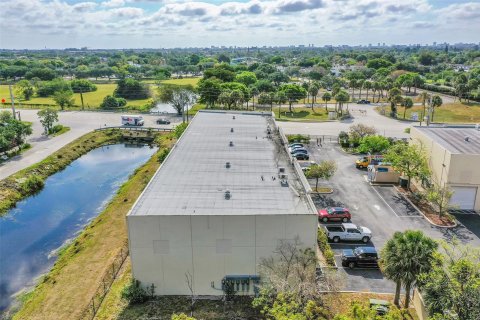 Propiedad comercial en venta en Pompano Beach, Florida № 1182127 - foto 11