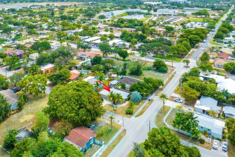 House in Pompano Beach, Florida 3 bedrooms, 101.45 sq.m. № 1182128 - photo 1