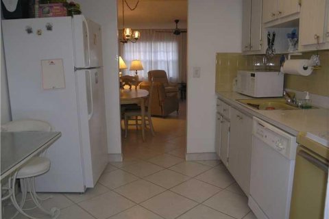 Condo in Margate, Florida, 1 bedroom  № 1182172 - photo 3