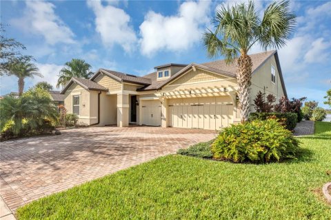 House in Winter Garden, Florida 5 bedrooms, 305.18 sq.m. № 1339336 - photo 2