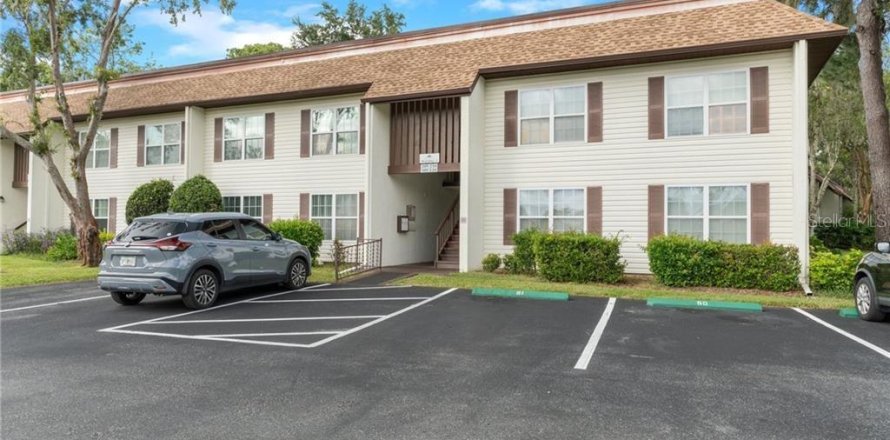 Condominio en Inverness, Florida, 2 dormitorios  № 1359471