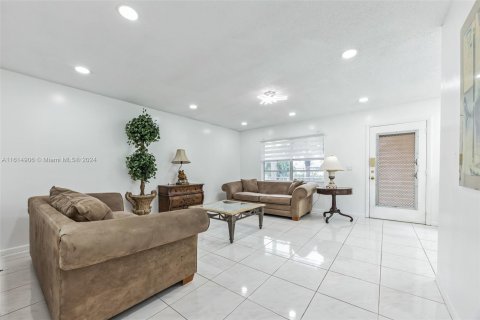 Condominio en venta en Delray Beach, Florida, 2 dormitorios, 85.47 m2 № 1236614 - foto 9