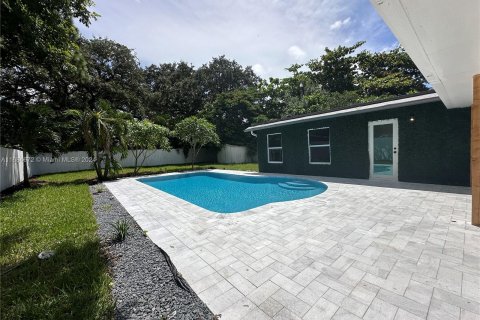 House in Fort Lauderdale, Florida 4 bedrooms, 145.67 sq.m. № 1421521 - photo 19