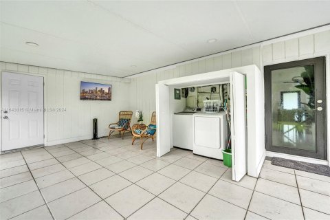 Villa ou maison à vendre à Cutler Bay, Floride: 5 chambres, 220.92 m2 № 1327709 - photo 17