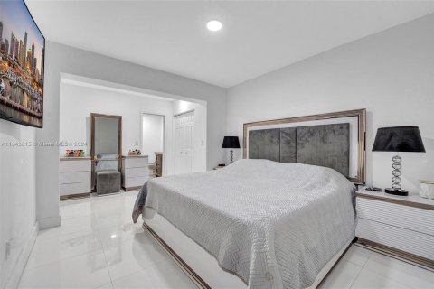 Villa ou maison à vendre à Cutler Bay, Floride: 5 chambres, 220.92 m2 № 1327709 - photo 16