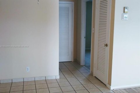 Copropriété à vendre à Fort Lauderdale, Floride: 1 chambre, 66.24 m2 № 1327625 - photo 12