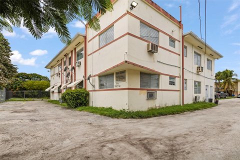 Condo in Miami, Florida, 1 bedroom  № 1327708 - photo 7