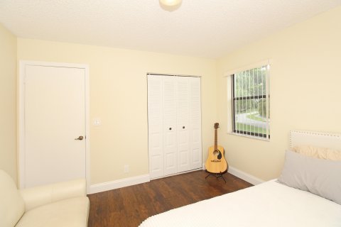 Condo in Lake Worth, Florida, 2 bedrooms  № 764934 - photo 25